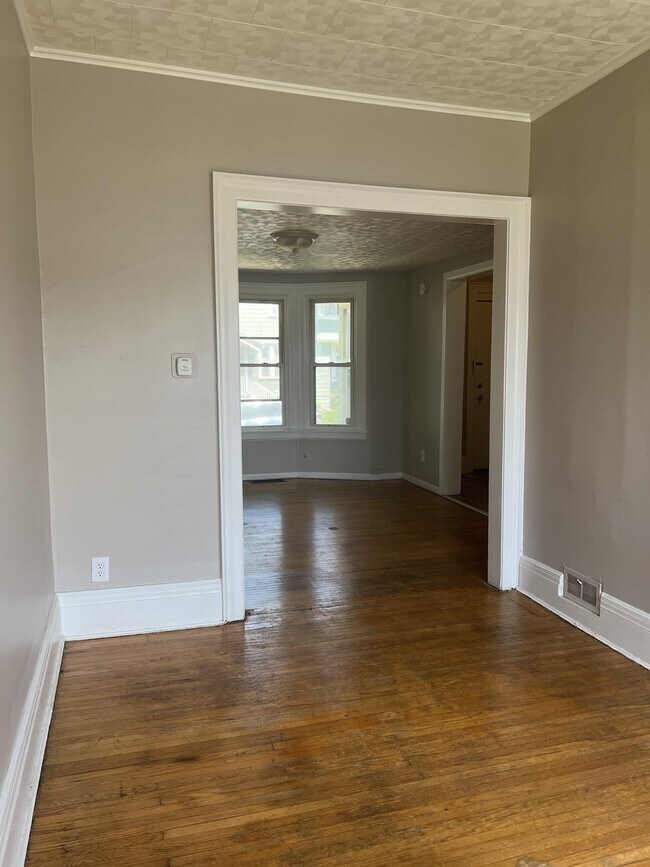 Building Photo - 269 Selye Terrace