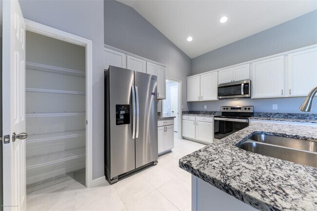 Building Photo - 25583 Deep Creek Blvd