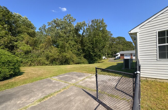 Building Photo - 42802 Higgs Ln