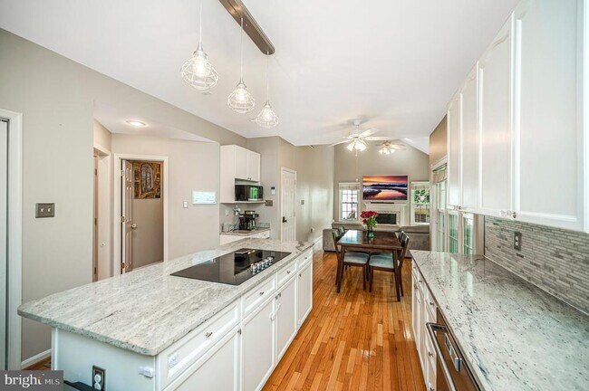 Building Photo - 15385 Windsong Ln
