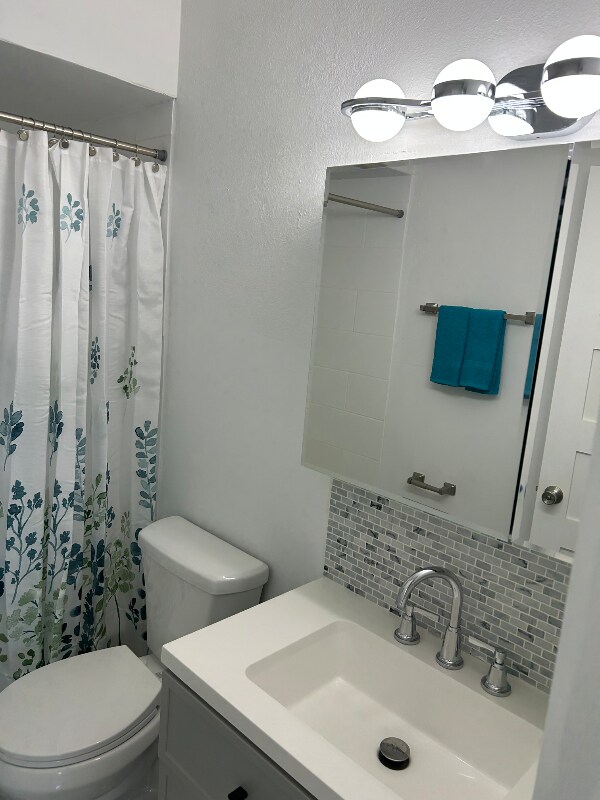 Building Photo - 223 Anderson Ln