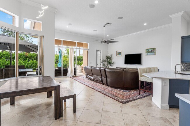 Building Photo - 3381 Lago De Talavera