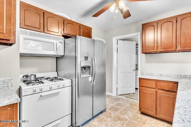 Building Photo - 137 Seabreeze Way