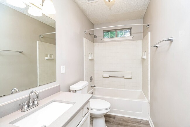 Building Photo - 9000 Oren Thompson Rd