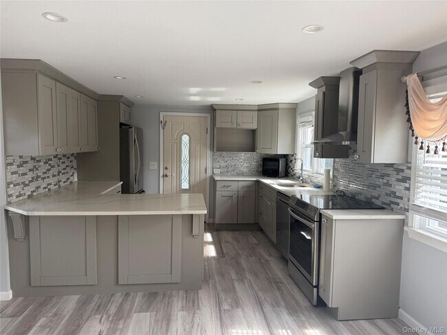 Building Photo - 10 Hillside Terrace