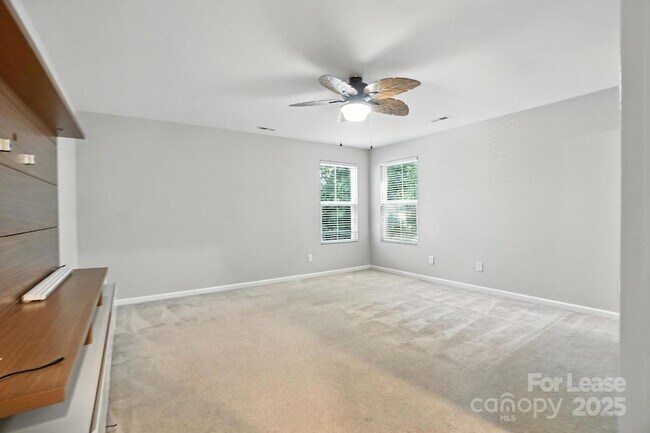 Building Photo - 1737 Hooper Court