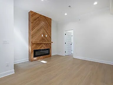 Building Photo - 2237 N 33rd St