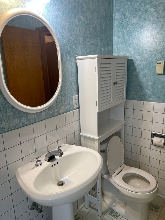 Building Photo - 2 BR/1.75 BA home in Edmonds