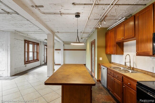 Building Photo - 78 Watson St