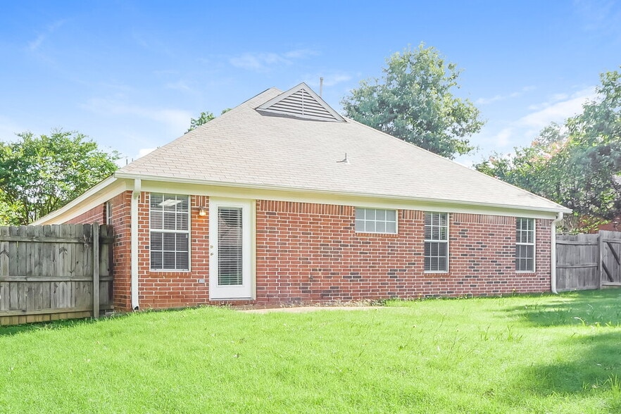 Building Photo - 5791 Pecan Trce