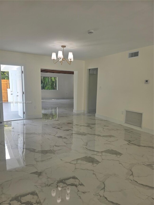 Building Photo - 443 NW 23rd Pl