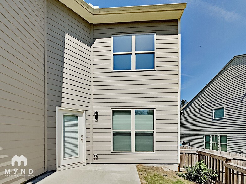 Building Photo - 218 Hardy Water Dr SE