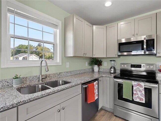 Building Photo - Beautiful 3 Bedroom Home in Country Setting