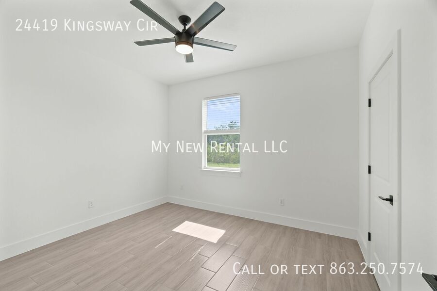 Building Photo - 24419 SW Kingsway Cir