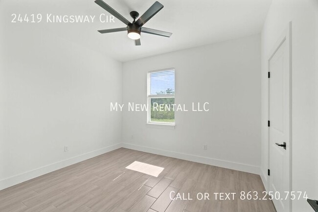 Building Photo - 24419 SW Kingsway Cir