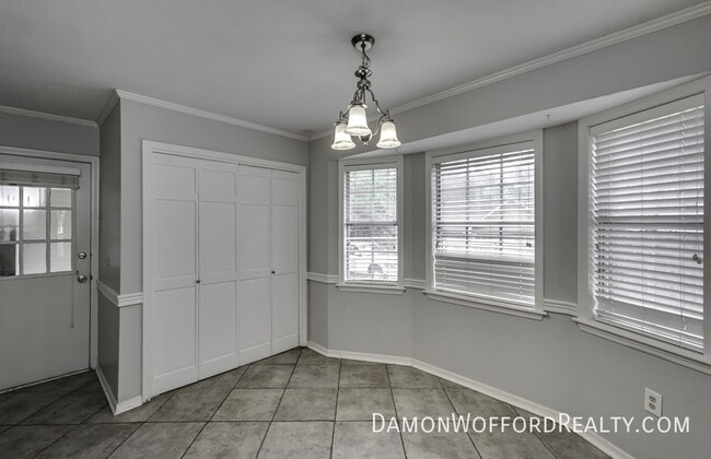 Building Photo - 502 Pelahatchie Shore Dr