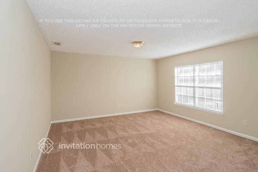 Building Photo - 1656 Hawkins Cove Dr E