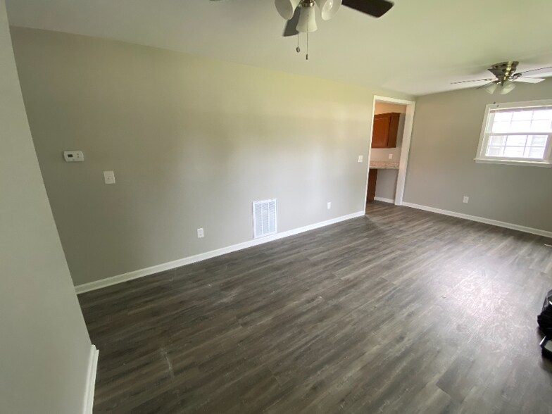 Building Photo - 219 Eldorado Ave