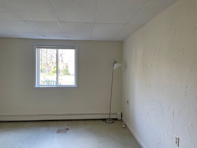 Building Photo - 98 Greensboro Rd