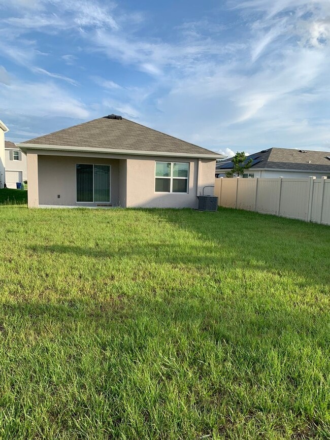Building Photo - 33997 Jasper Stone Dr