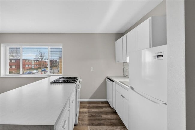 Building Photo - G-Unit