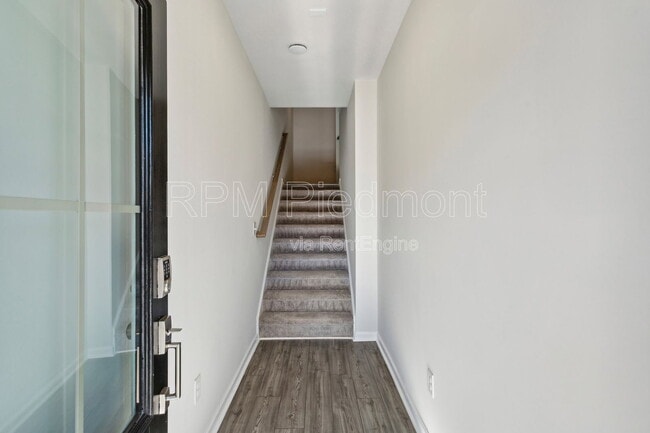 Building Photo - 1604 Halbrook Pl SW