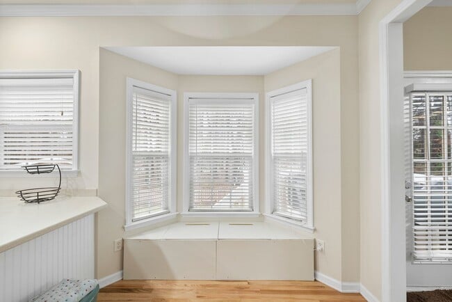 Building Photo - 9429 Shallcross Way