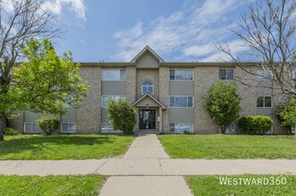 Building Photo - 915 Spiros Ct