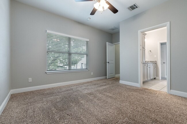 Building Photo - * MOVE IN SUMMER 07/06/2027 * 6 Bed 4 Bath, Walk to TCU, Free Light Housekeeping