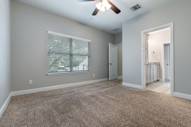 Building Photo - * MOVE IN SUMMER 6/30/2027 * 6 Bed 4 Bath,...