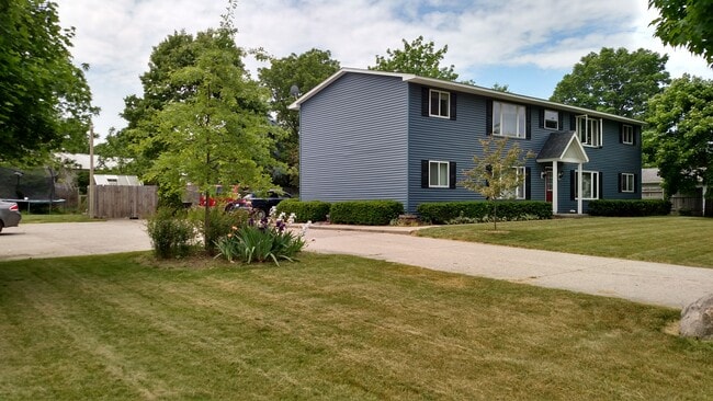 Building Photo - 8031 Huron St