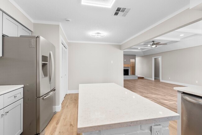 Building Photo - 14007 Overbrook Ln