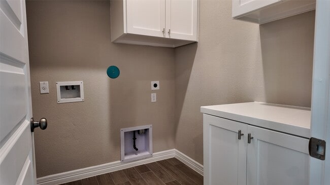 Building Photo - 360 Mallorn Ln