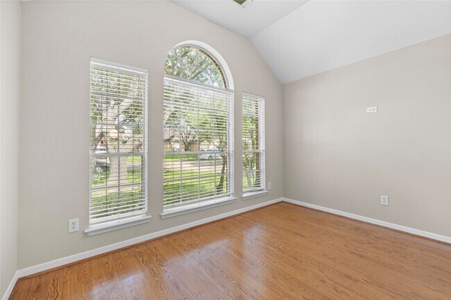 Building Photo - 8619 Bridge Park Dr