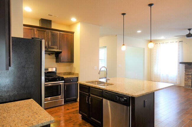 Building Photo - 210 Windthistle Dr