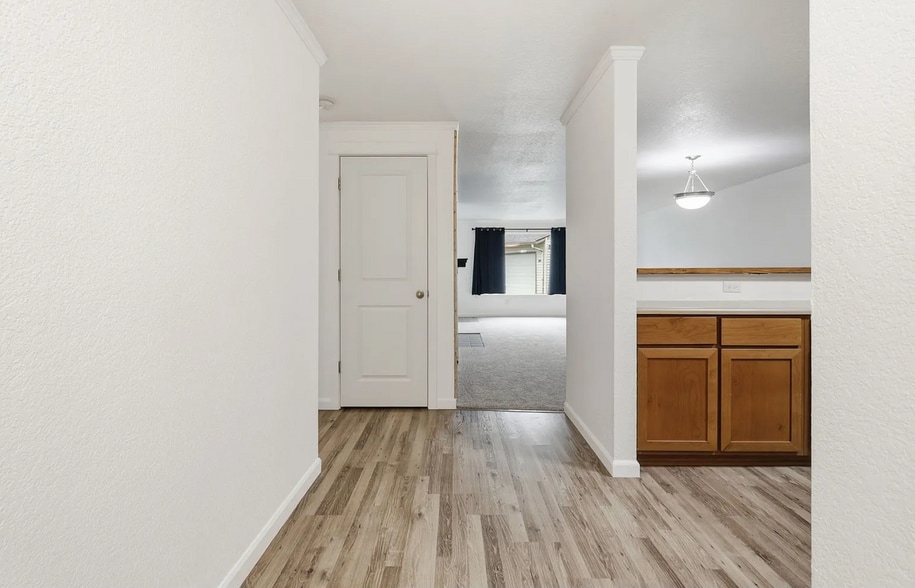 Building Photo - 510 SE 157th Ave