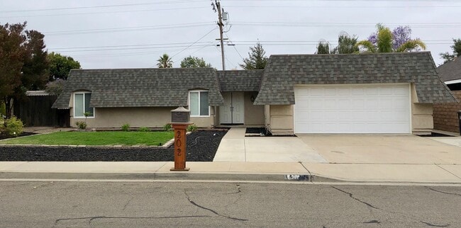 Primary Photo - 202 Larkspur Dr