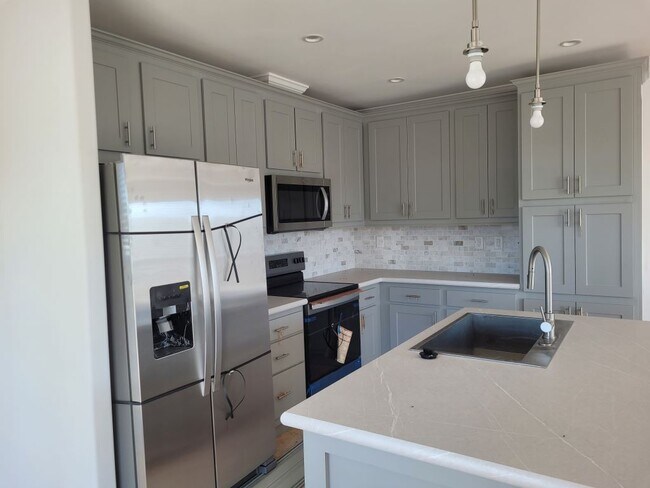 Building Photo - 6429 Forest Lake Dr