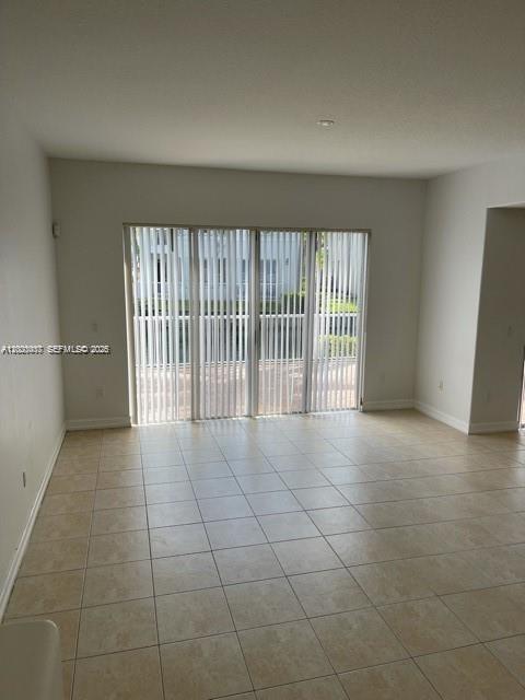 Building Photo - 20931 NE 30th Ct