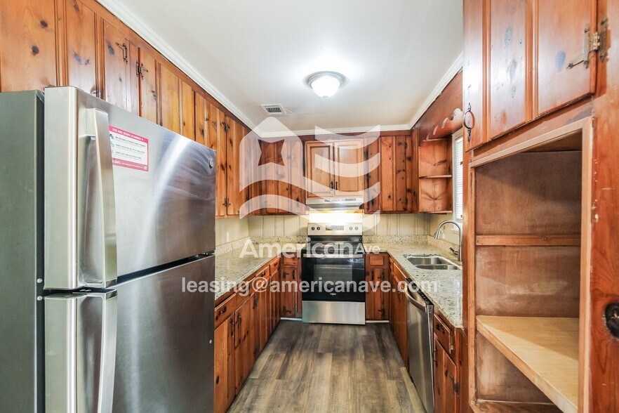 Building Photo - 2254 Companion Dr