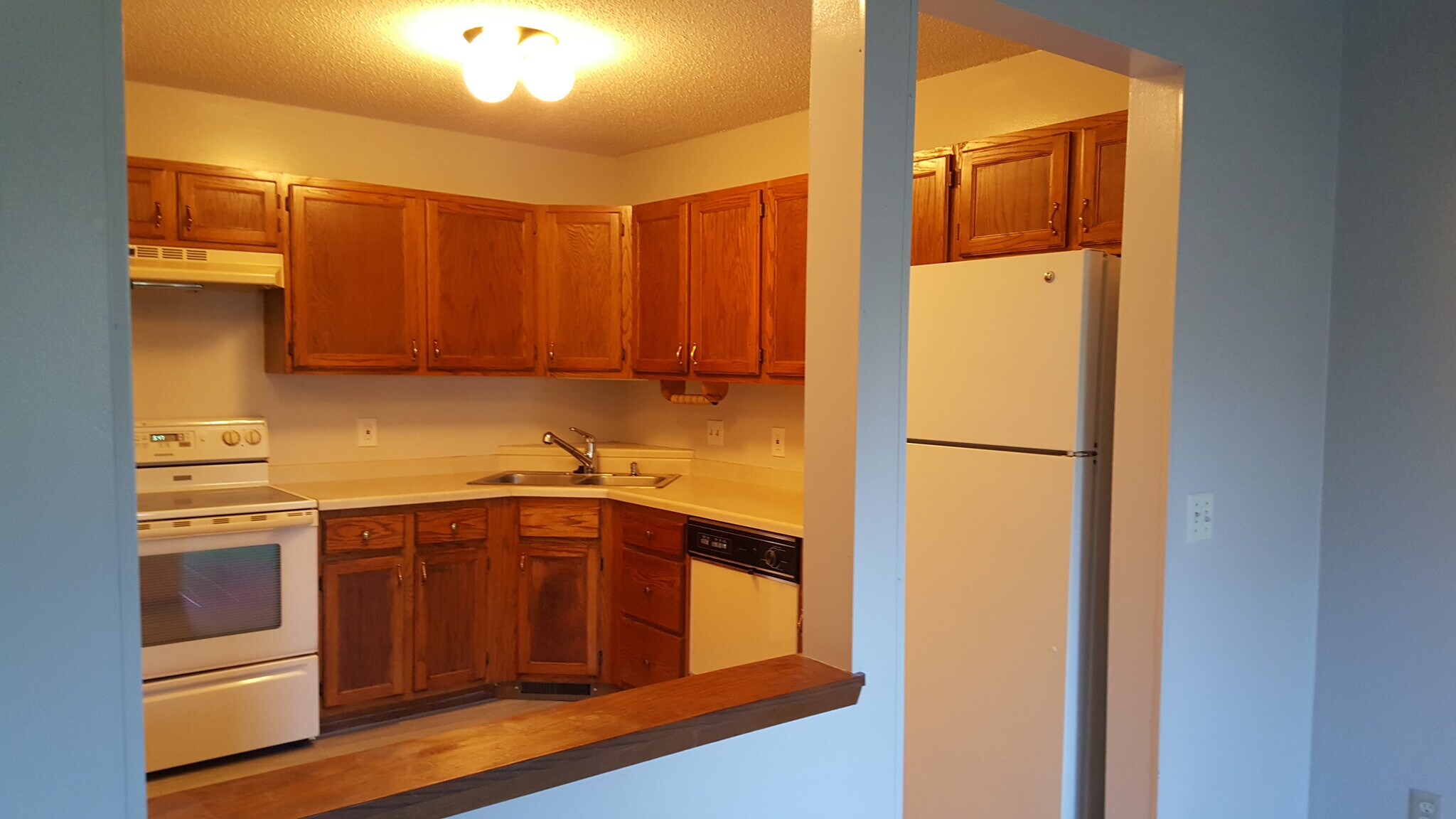 Building Photo - 4159 Maureen Dr NE