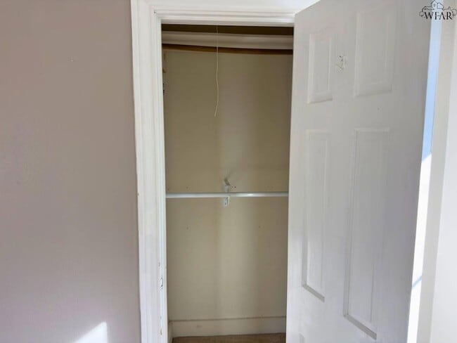 Building Photo - 1817 Ardath Ave