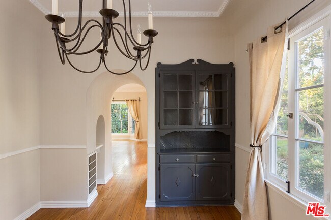 Building Photo - 1930 Rodney Dr