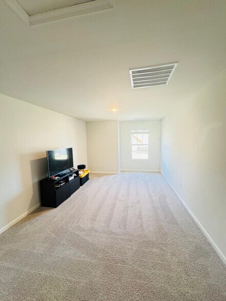 Building Photo - 4685 Trefoil Path