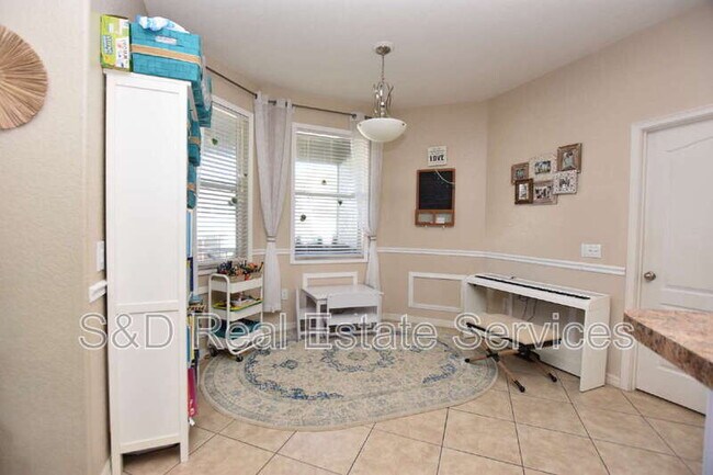 Building Photo - 7061 Heatherbrook Dr