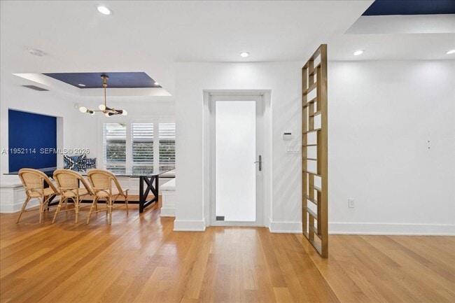 Building Photo - 2910 Calusa St