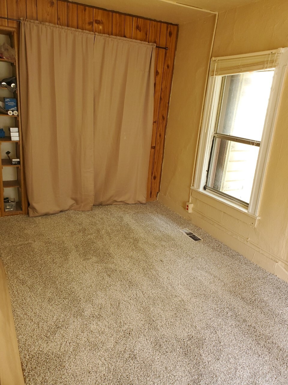 Building Photo - 410 N Corona St