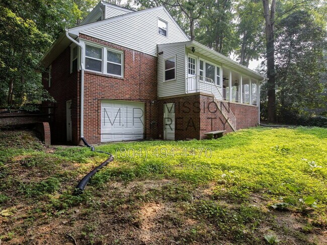 Building Photo - 3916 Lake Hills Rd