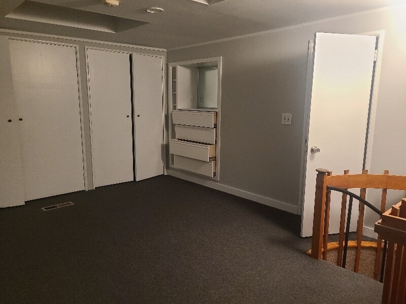 Building Photo - 16 Queen Rd