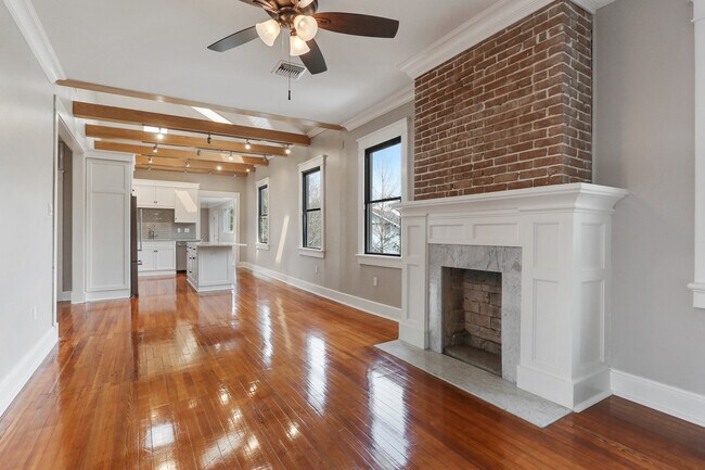 Building Photo - 915 N Carrollton Ave